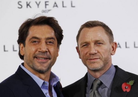 bardemcraig 460x325 Imagini cu Javier Bardem in Skyfall, noul film cu James Bond